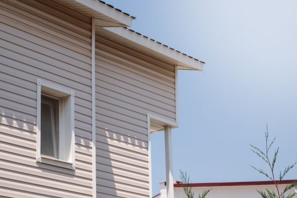 Cost of Vinyl Siding Hole Repair in Auburn